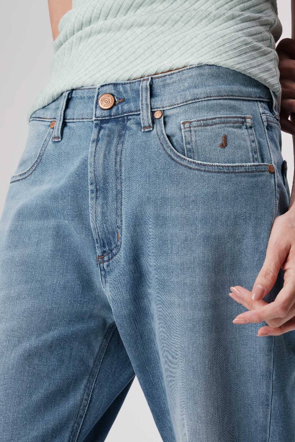 Jeckerson Julia - Pantalone 5 tasche boyfriend in denim tri-blend blu medio chiaro Vendite Flash
