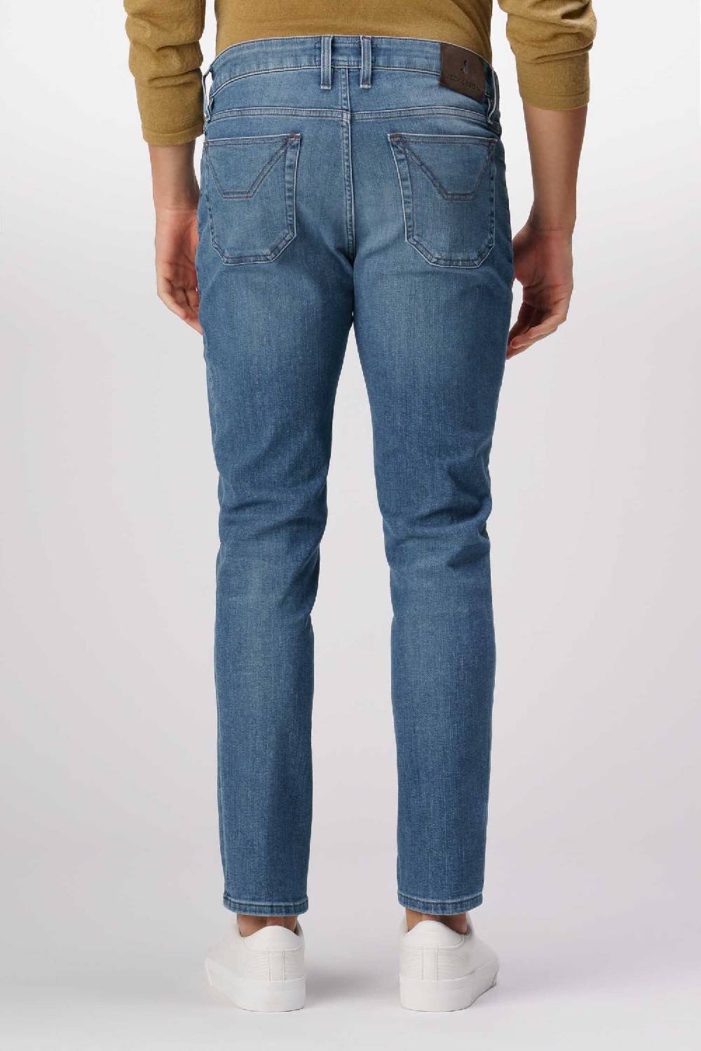 Jeckerson James - Pantalone 5 tasche con toppa in comfort denim blu medio Promozione
