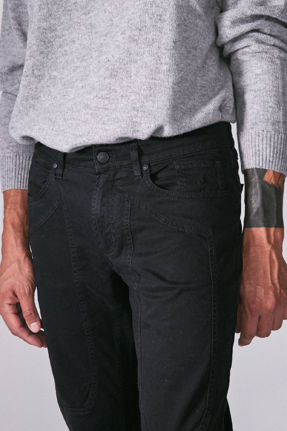 Jeckerson Pantalone slim fit con toppa I Più Venduti