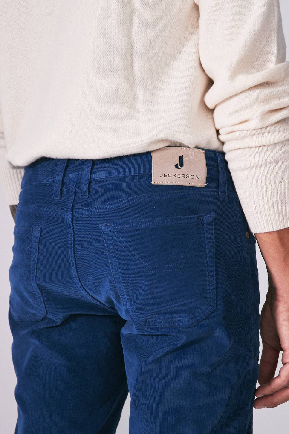 Jeckerson Pantalone slim fit in velluto con toppa in tono Negozio