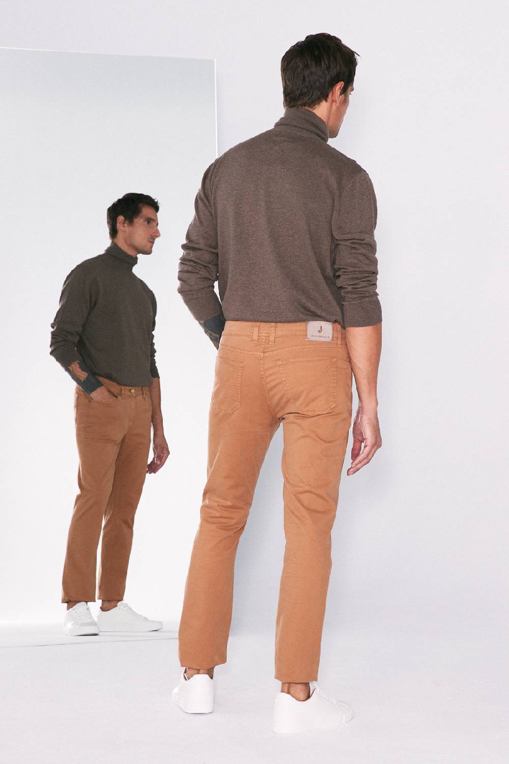Jeckerson Pantalone slim in gabardina stretch In Saldo