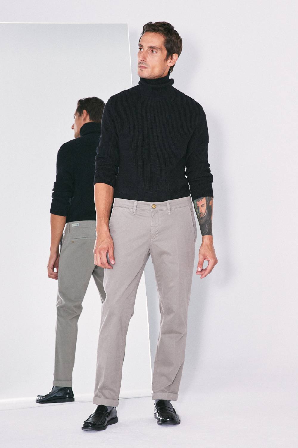 Jeckerson Chino in raso stretch con risvolto Nuova
