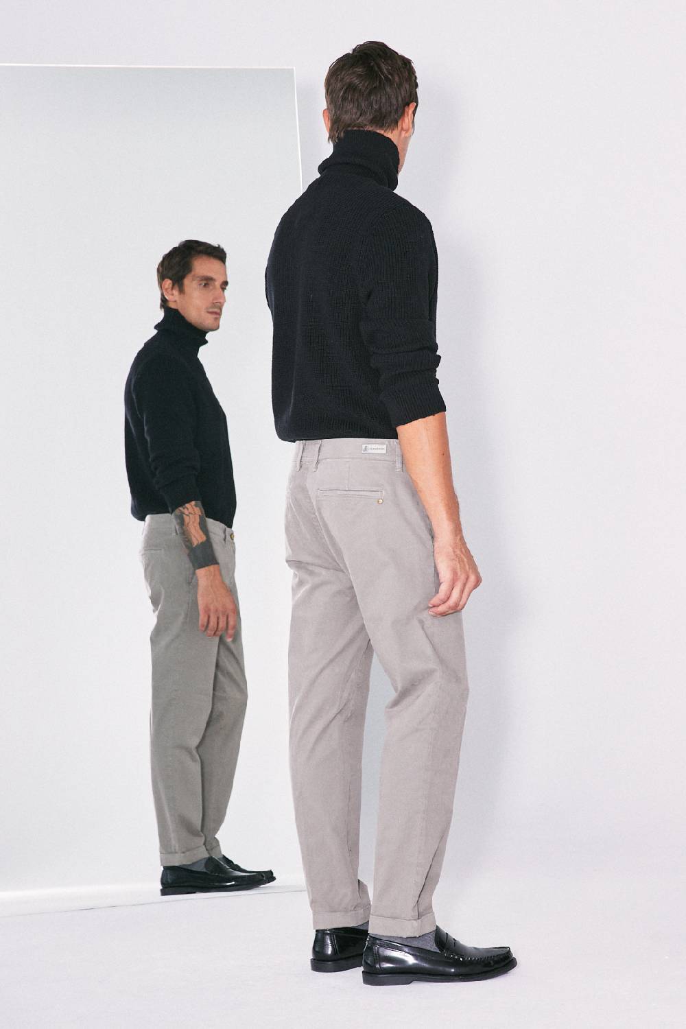Jeckerson Chino in raso stretch con risvolto Nuova