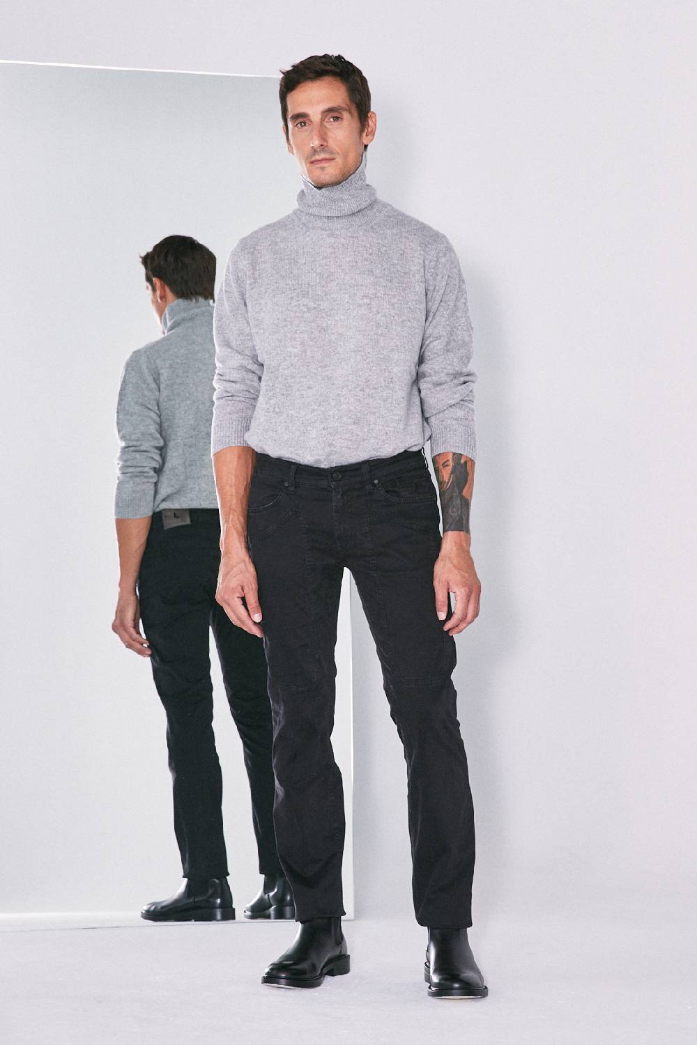 Jeckerson Pantalone slim fit in raso stretch con toppa Moda