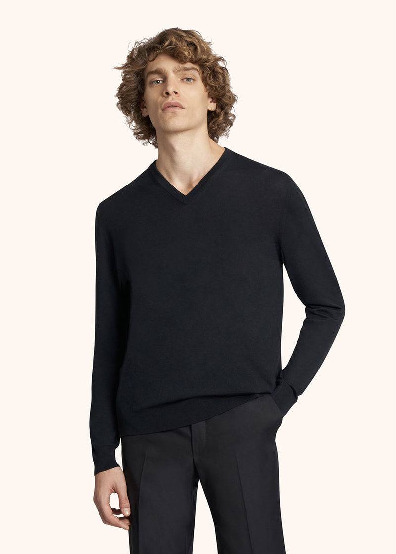 Kiton MAGLIA SCOLLO V LANA UK865K5 Comprane uno, ottenene uno gratis