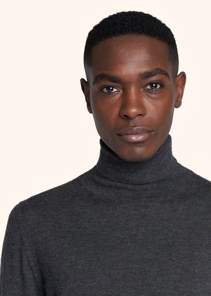 Kiton MAGLIA COLLO ALTO Cashmere UK04W22984 Ultimi due giorni