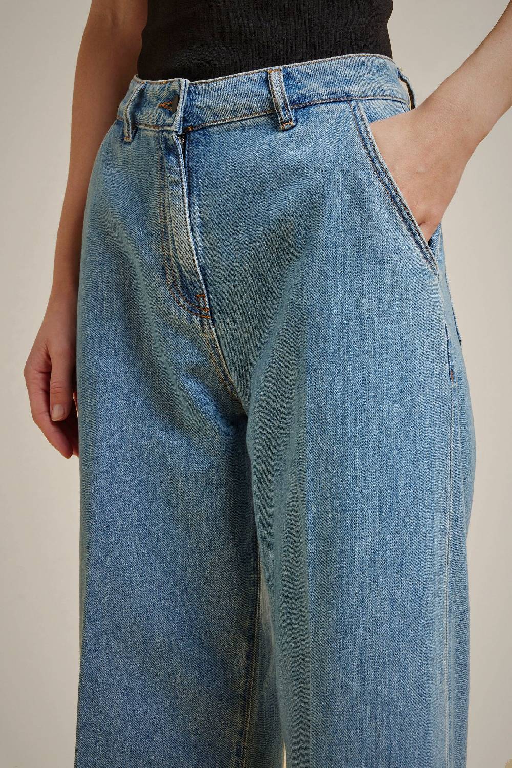 Liviana Conti STRAIGHT FIT DENIM S4FF4SY47Z89-0.26 Convenienza