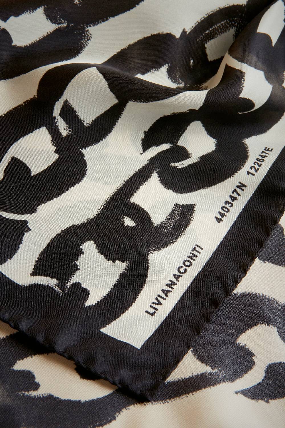 Liviana Conti FOULARD STAMPA CATEN S4AA4SF12CAT-5.NR Offerta San Valentino