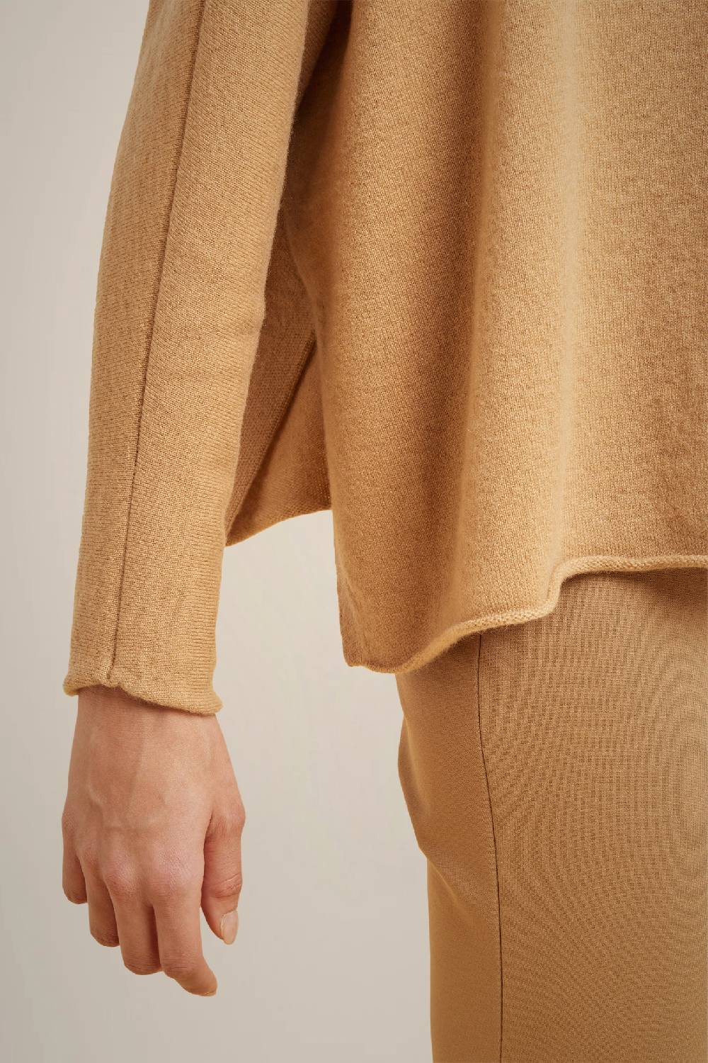 Liviana Conti MAGLIA 100% CASHMERE W4LL4WC94U69-1.XS Vendita calda