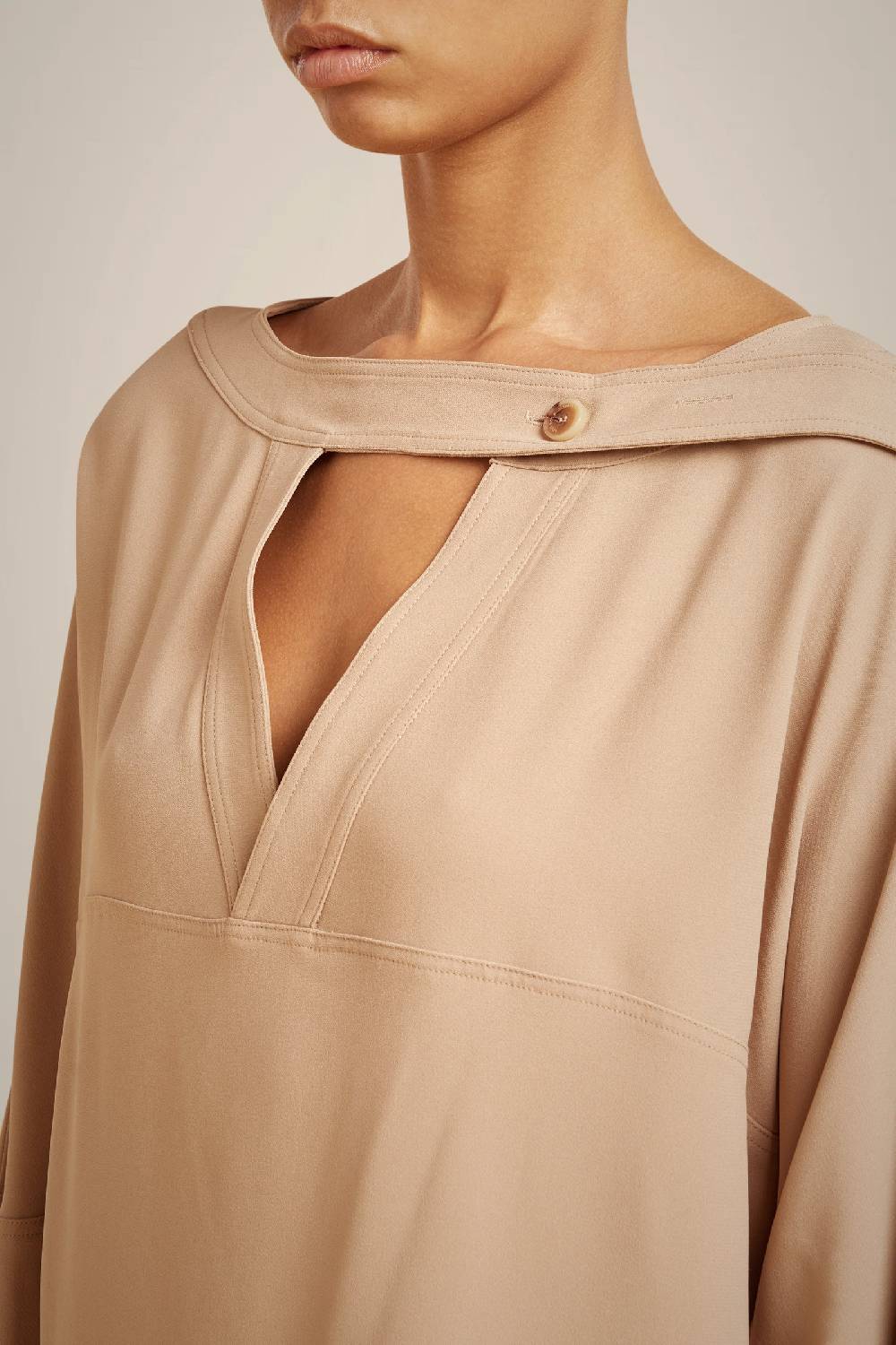 Liviana Conti BLUSA CON LACCIO W4LL4WS25V61-0.38 Offerta migliore