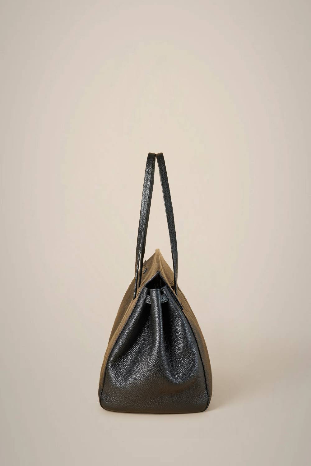 Liviana Conti MAXI HAND BAG W4AA4WA06Y69-0.NR Rilascio limitato