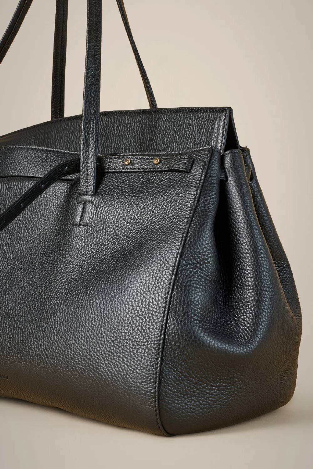 Liviana Conti MAXI HAND BAG W4AA4WA06Y69-0.NR Rilascio limitato