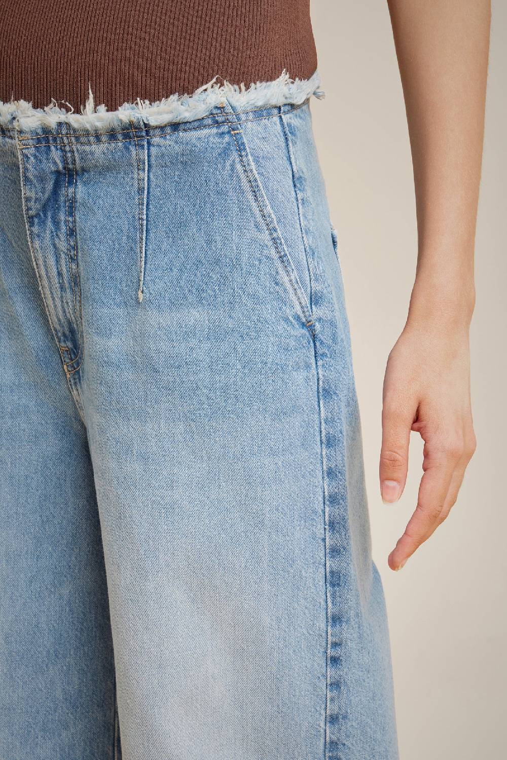 Liviana Conti CROPPED JEANS S4LL4SY81Z97-0.26 Ritorno libero