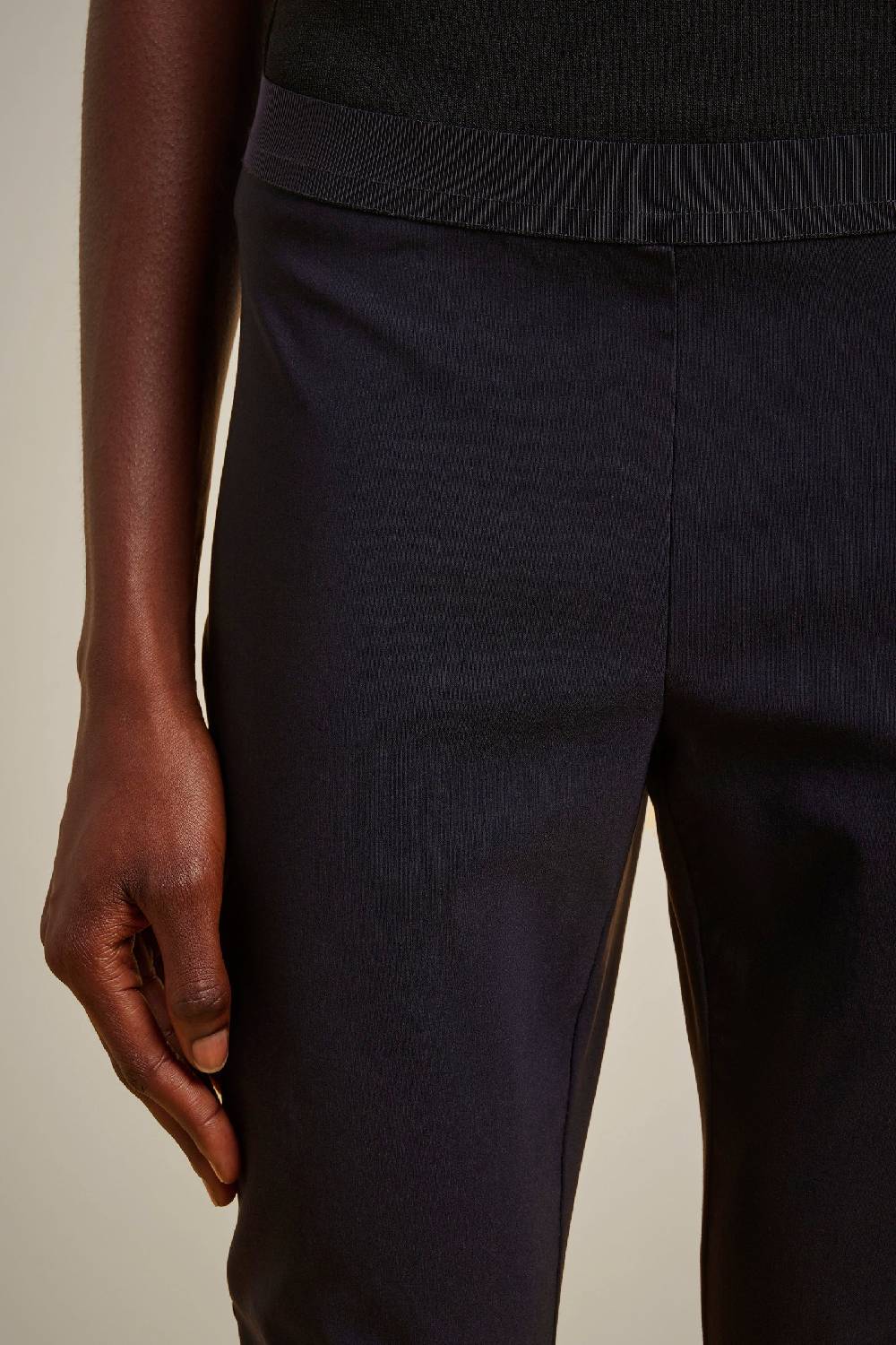 Liviana Conti LEGGINGS S4FCNTR20N08-0.38 Italy