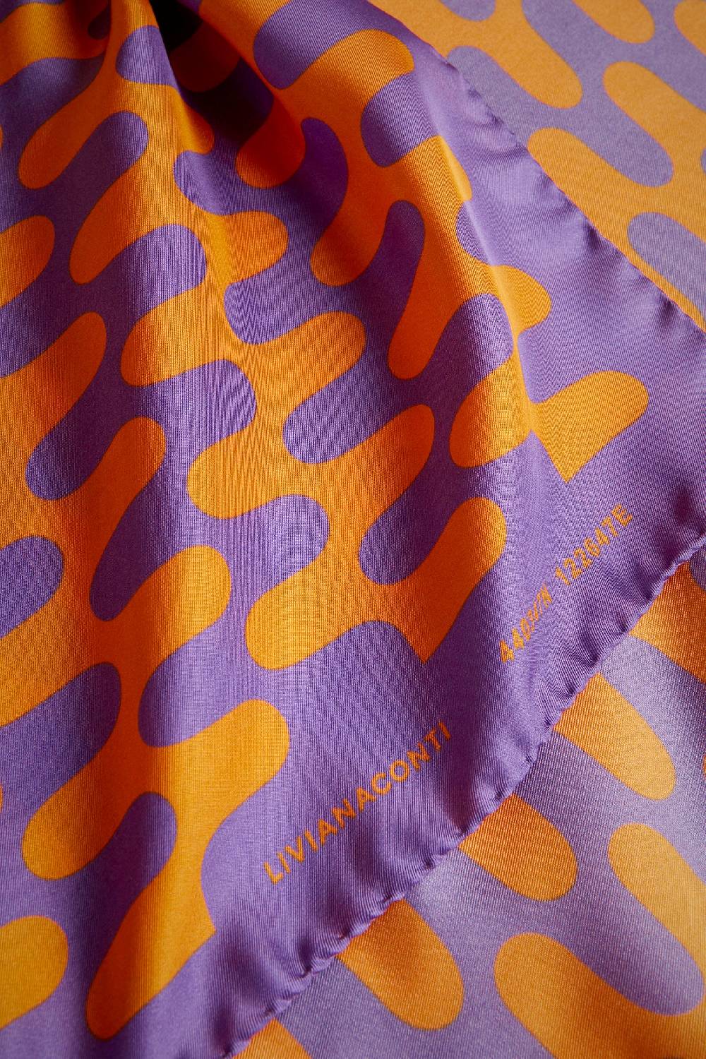 Liviana Conti FOULARD STAMPA ONDE S4AA4SF11ONDE3.NR Affare Del Giorno