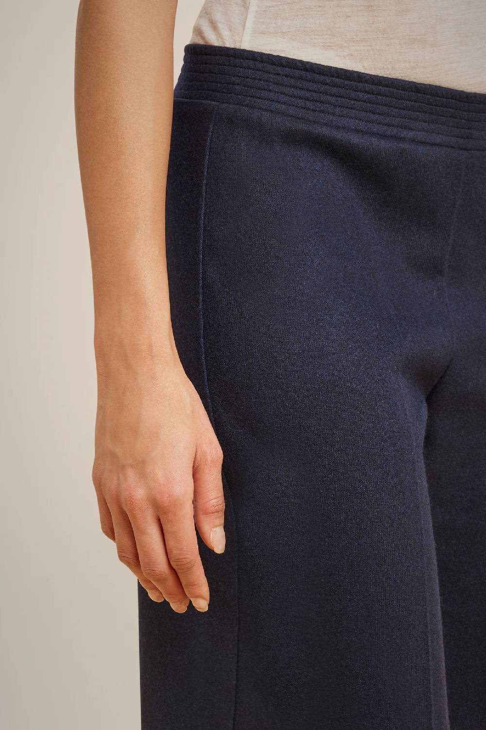 Liviana Conti PANTALONE CROP W4LL4WN28N08-0.38 Offerte giornaliere