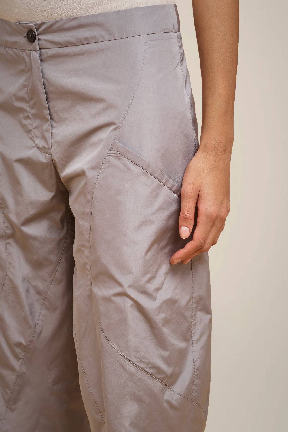 Liviana Conti PANTALONE TAGLI IN TAFFETA' W4FF4WY30X72-0.38 Ultimi due giorni