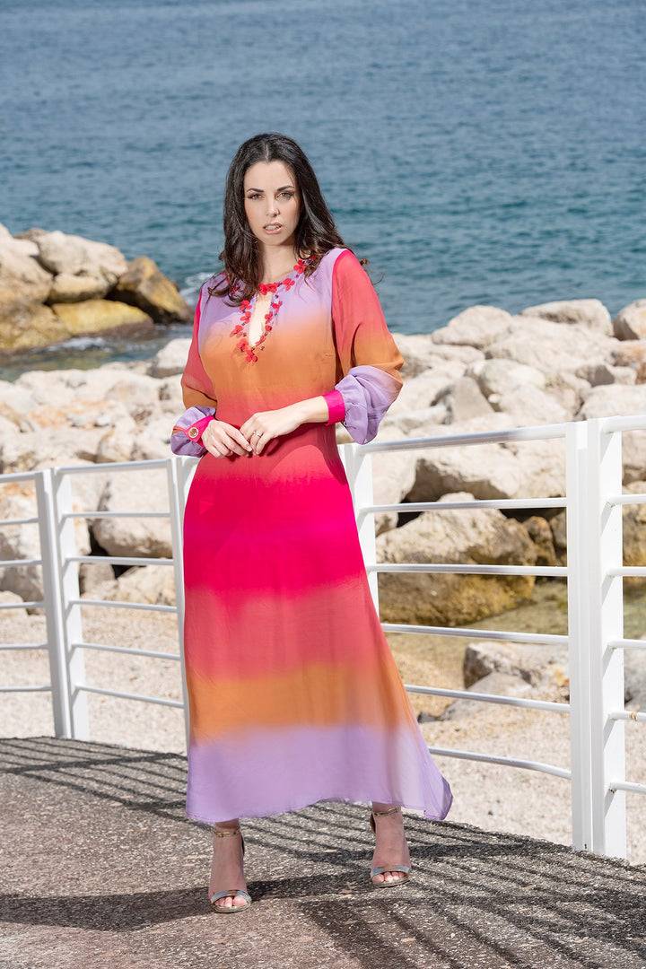 Oltre Tempo Vestito lungo sfumato con applicazioni