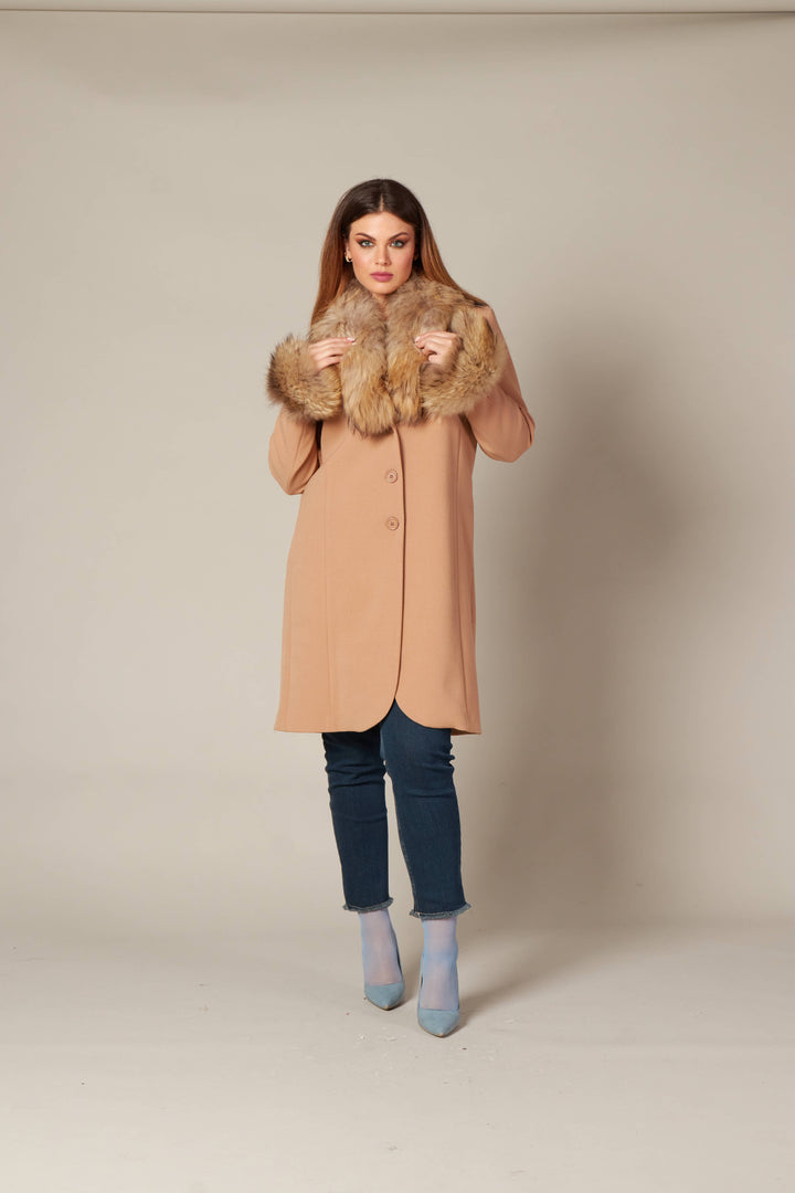 Oltre Tempo Cappotto con collo e polsi in pelliccia Grandi sconti