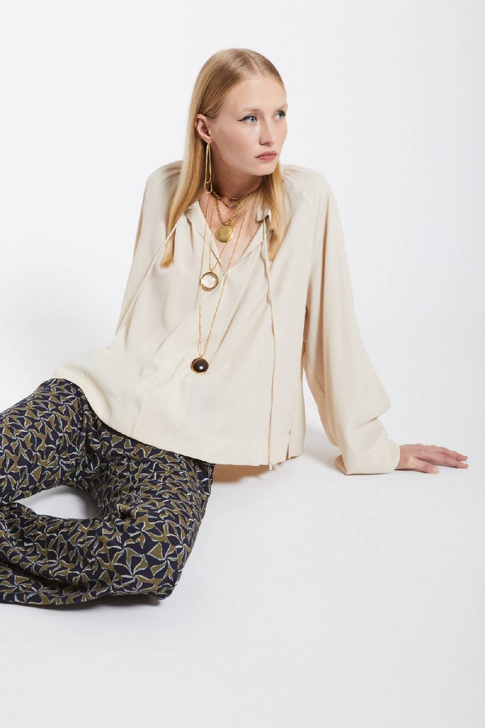 ottod'Ame Silk-blend blouse with drawstring Offerta speciale