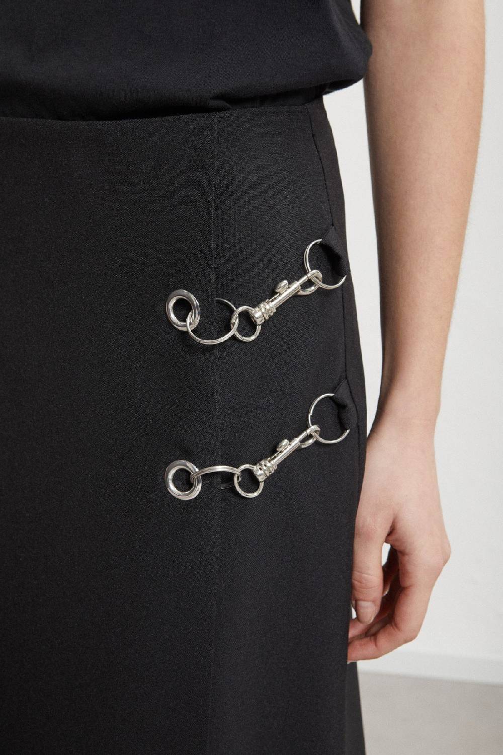 ottod'Ame Long skirt with grommet and chain Grandi sconti