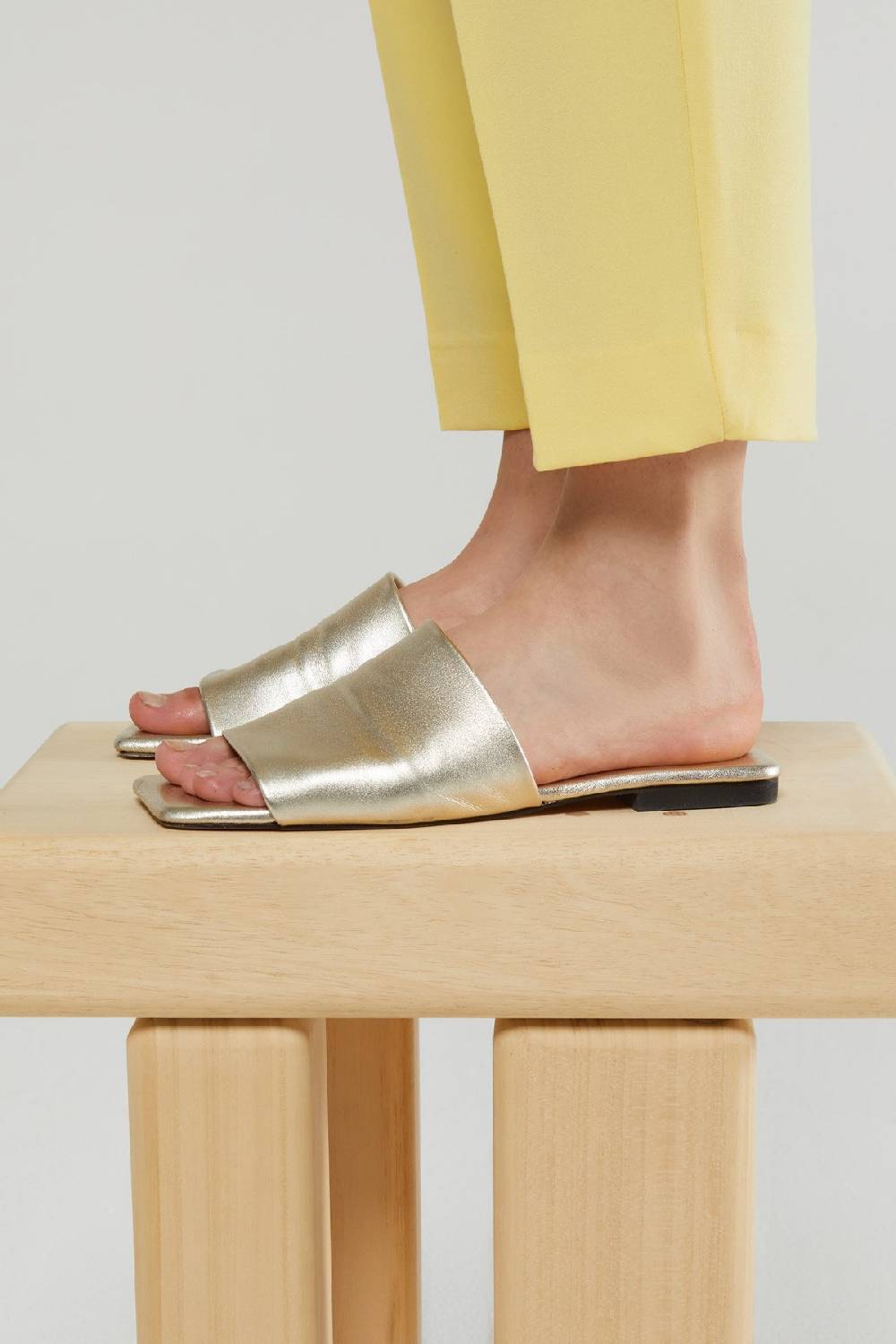 ottod'Ame Leather low sandals Black Friday