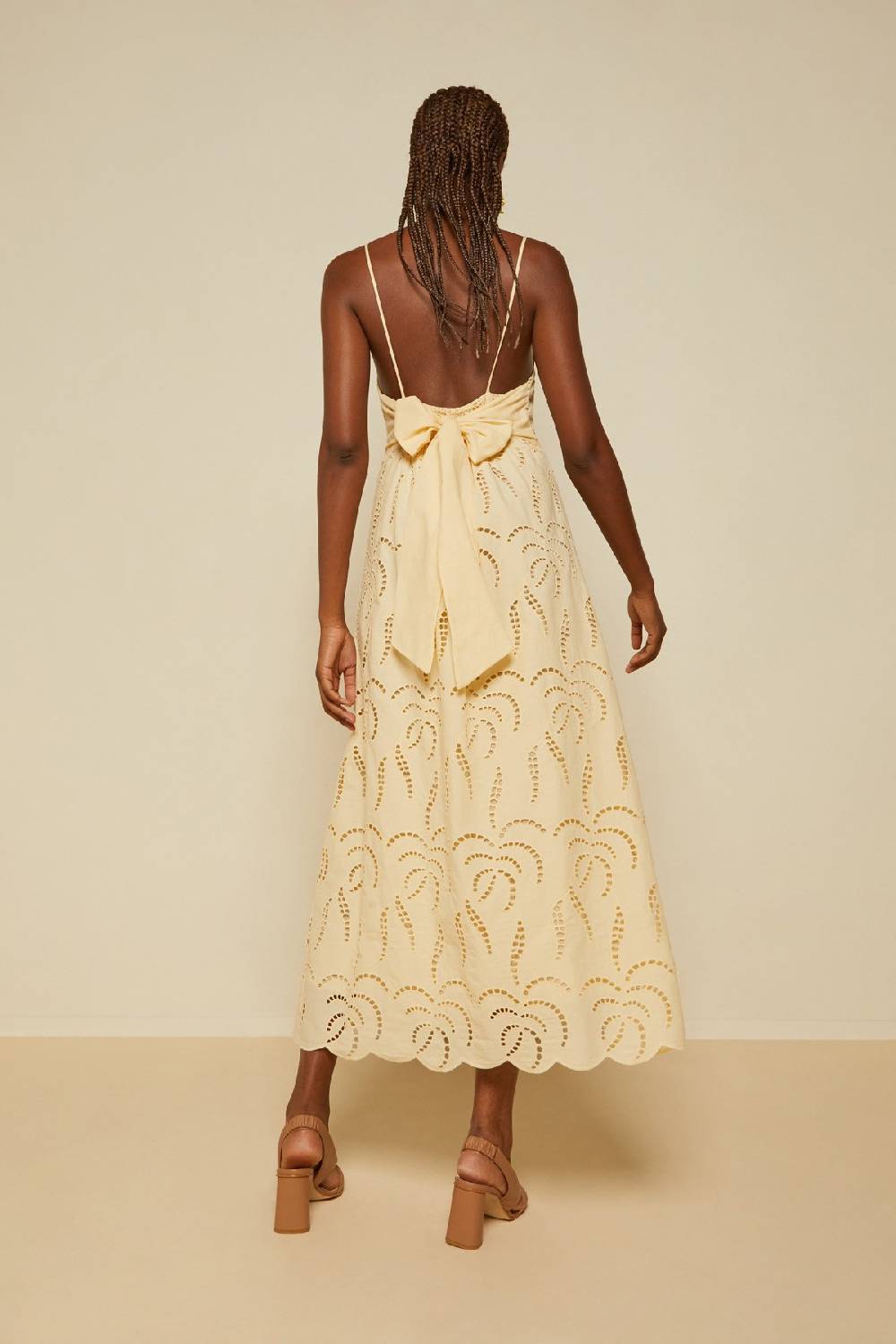 ottod'Ame Broderie anglaise long dress with neckline with bow Offerta San Valentino