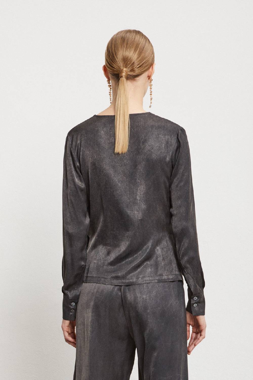 ottod'Ame Viscose blouse with V-neck and side buttoning Ultimo giorno