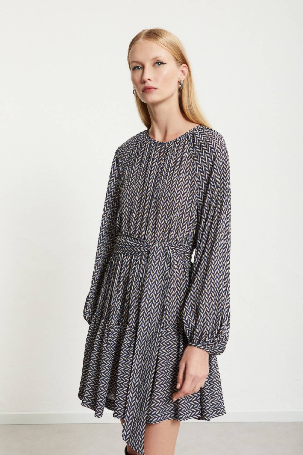 ottod'Ame Viscose short dress with sash Convenienza