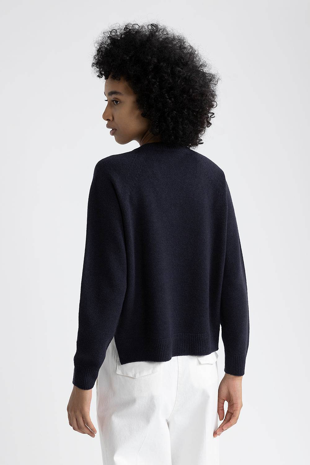 Peserico Maglia con scollo a V in lana, seta e cashmere Comprane uno, ottenene uno gratis