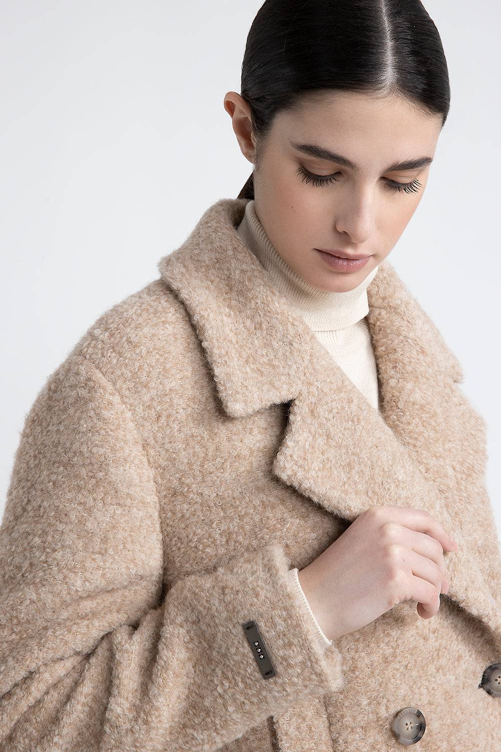 Peserico Blazer crop in panno bouclé di lana e alpaca Ultimi tre giorni