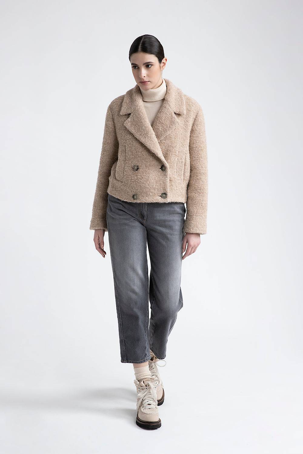 Peserico Blazer crop in panno bouclé di lana e alpaca Ultimi tre giorni