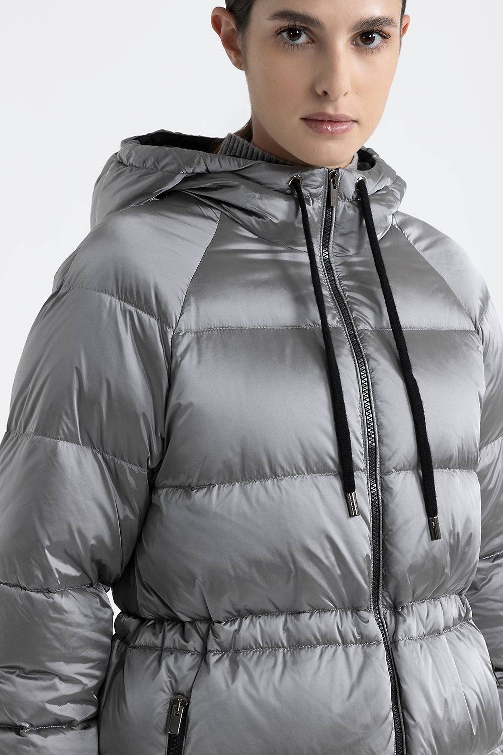 Peserico Piumino lungo con cappuccio in twill di nylon WR Fino al 50% di sconto