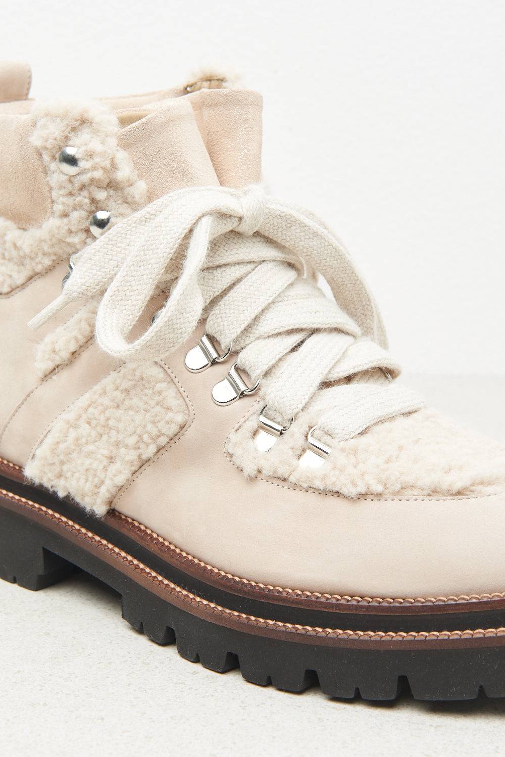 Peserico Scarpone montagna in vera pelle con eco-pelliccia Latest fashion