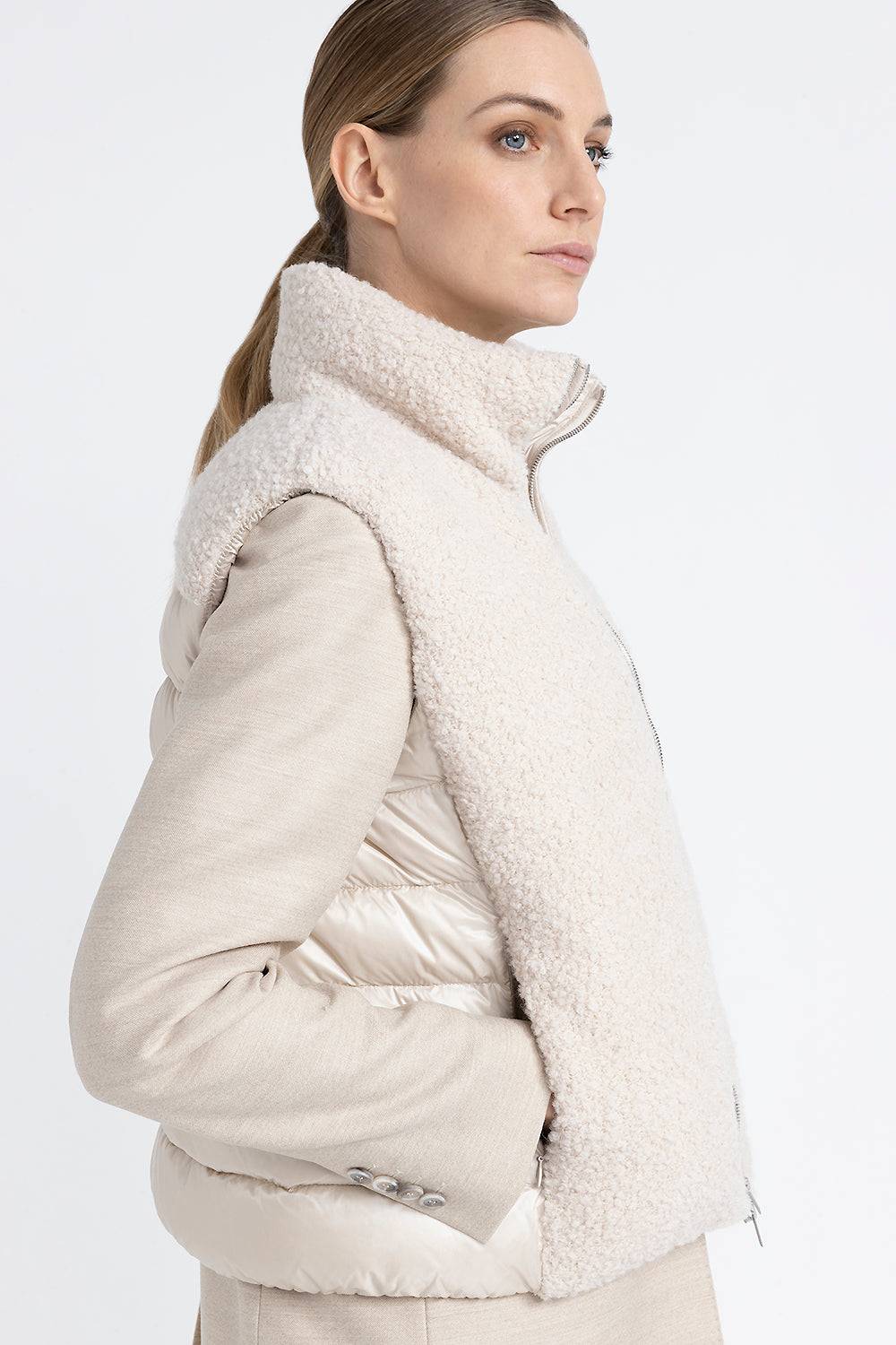 Peserico Gilet in piuma e panno bouclé di lana vergine e alpaca Acquista Ora
