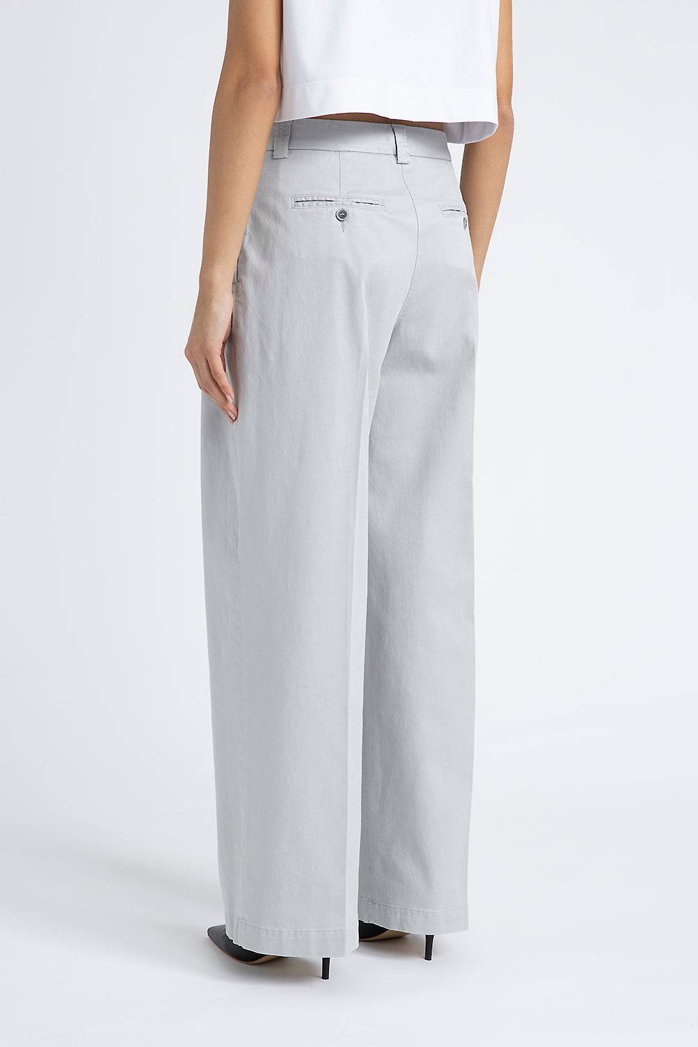 Peserico Pantalone con pieghe in gabardina di cotone seta e tencel Novità
