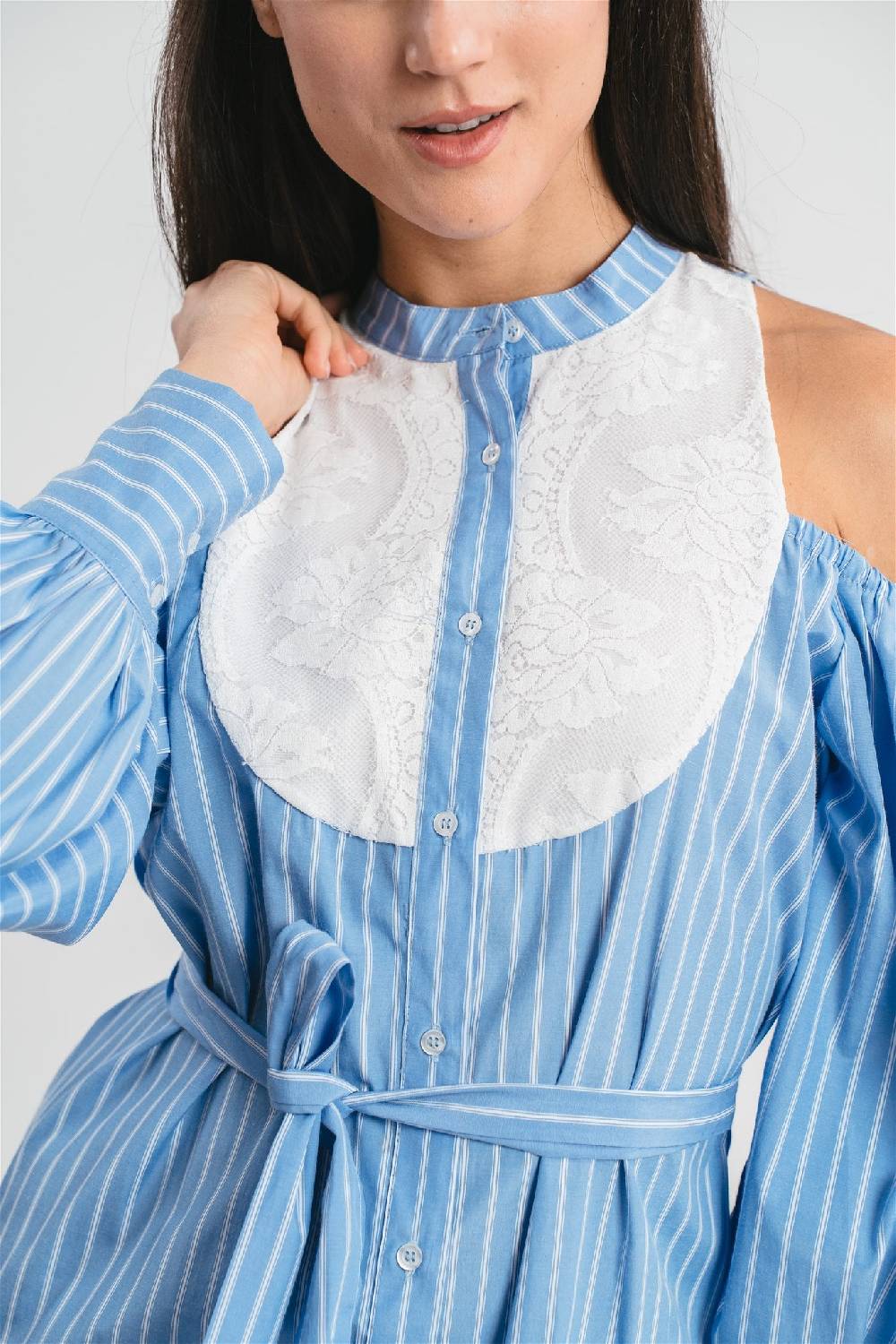 Pink Memories Abito chemisier a righe con plastron in pizzo Vendita Calda