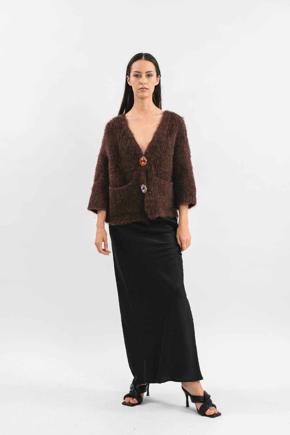 Pink Memories Cardigan over in alpaca con tasche e spille gioiello Pezzi Unici