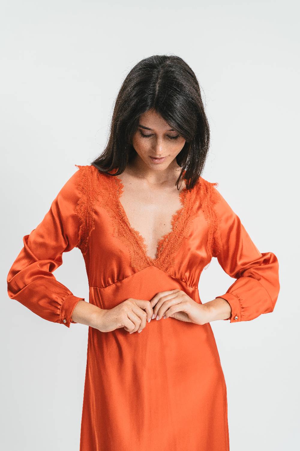 Pink Memories Abito con maniche spacchi e pizzo Online