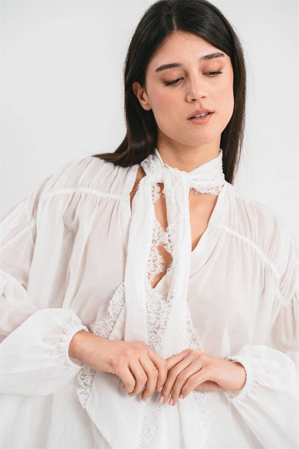 Pink Memories Camicia con fiocco e dettagli in pizzo Presa