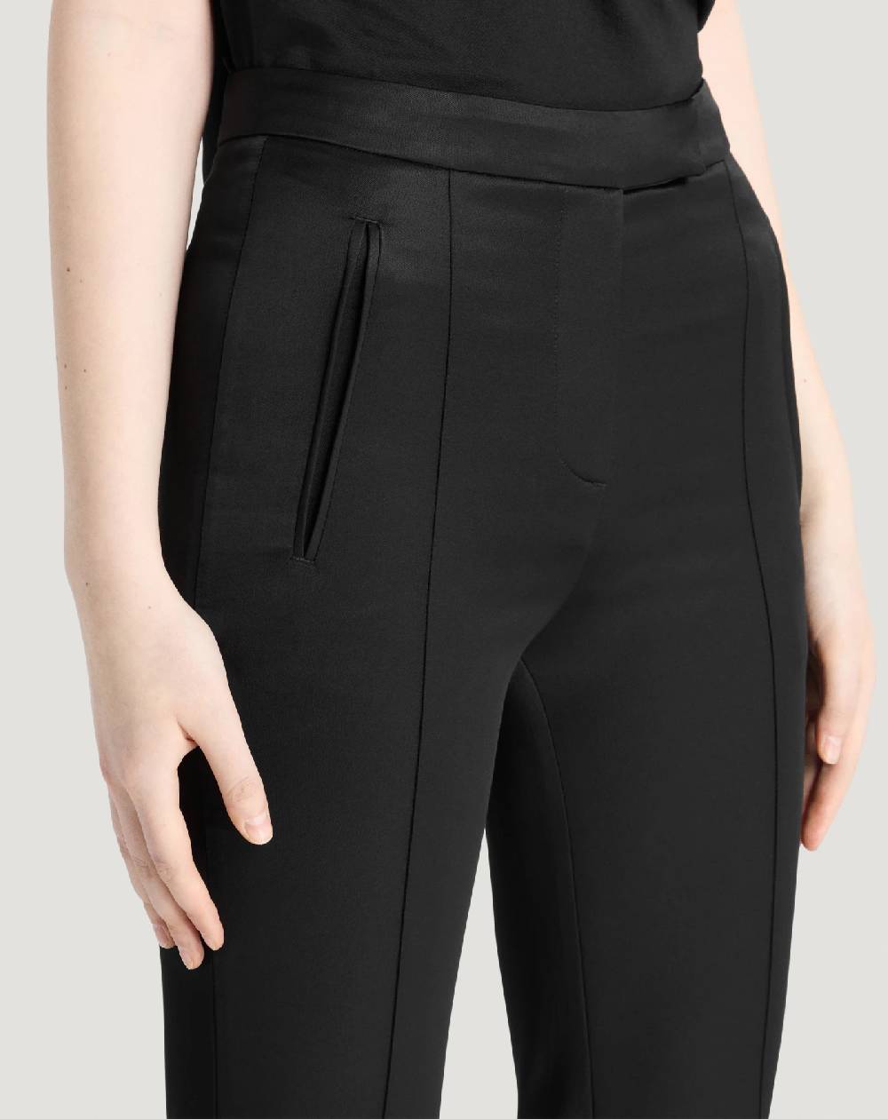 Pt Torino Pantaloni Frida in satin fluido Nuova