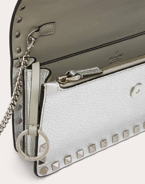 Red Valentino PORTAFOGLIO CON CATENA ROCKSTUD IN VITELLO GRANATO METALLIZZATO Vendita Economica