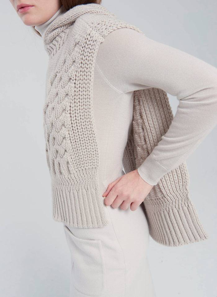 Lorena Antoniazzi GILET IN MAGLIA A TRECCIA SCOLPITA Flash Sale