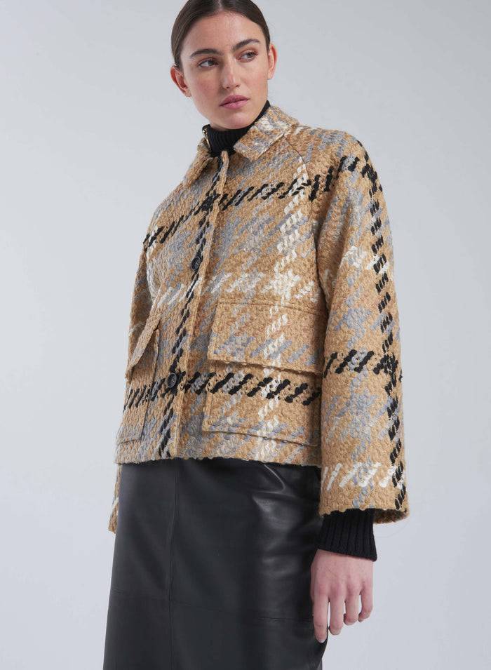 Lorena Antoniazzi CABAN IN MOHAIR E LANA Offerte esclusive
