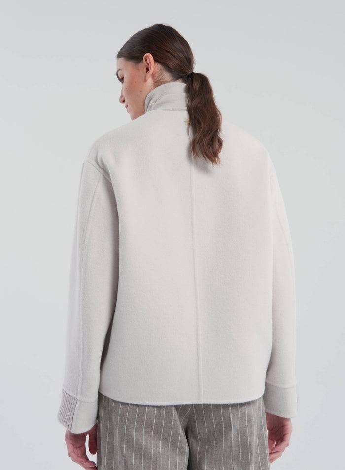 Lorena Antoniazzi CABAN IN LANA E ANGORA Latest stili