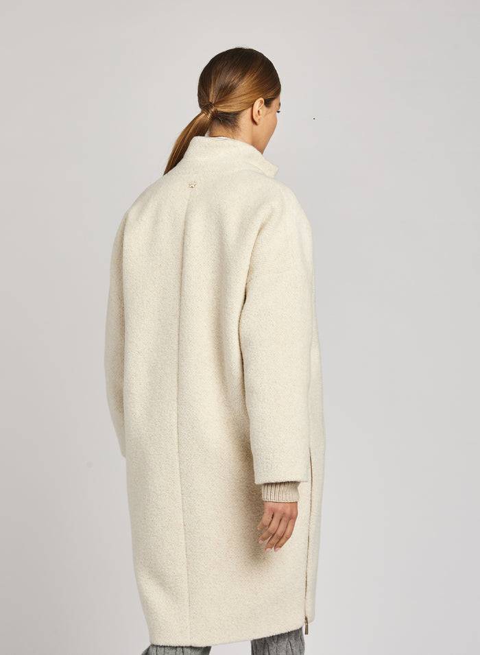 Lorena Antoniazzi CAPPOTTO BOUCLE' IN ALPACA Offerta esclusiva