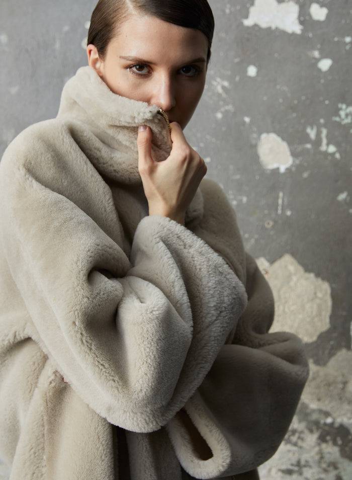 Lorena Antoniazzi CAPPOTTO IN MONTONE Pezzi Unici