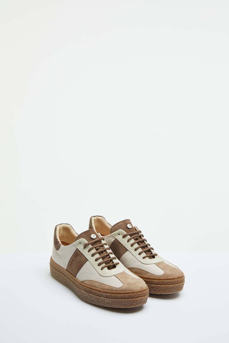 Lubiam Sneaker stringate beige con dettagli in contrasto Sneaker stringate beige con dettagli in contrasto Fornitura limitata