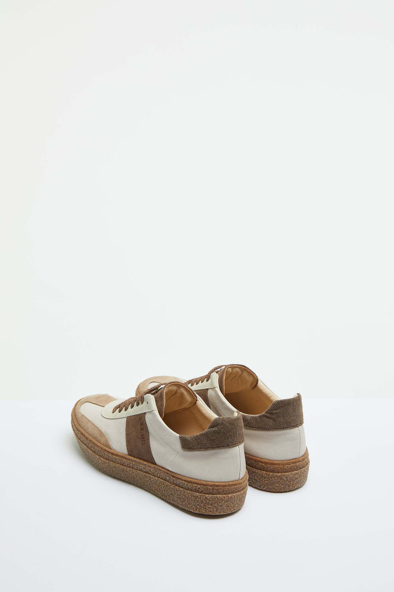 Lubiam Sneaker stringate beige con dettagli in contrasto Sneaker stringate beige con dettagli in contrasto Fornitura limitata