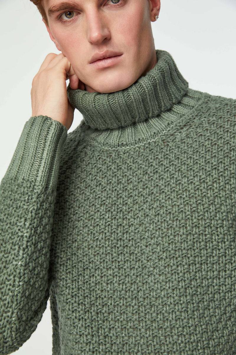 Lubiam Maglia dolcevita lavorata verde Maglia dolcevita lavorata verde Ultimi tre giorni